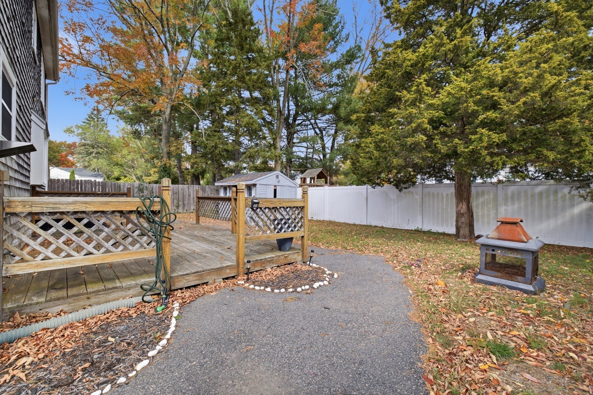 main property photo 33