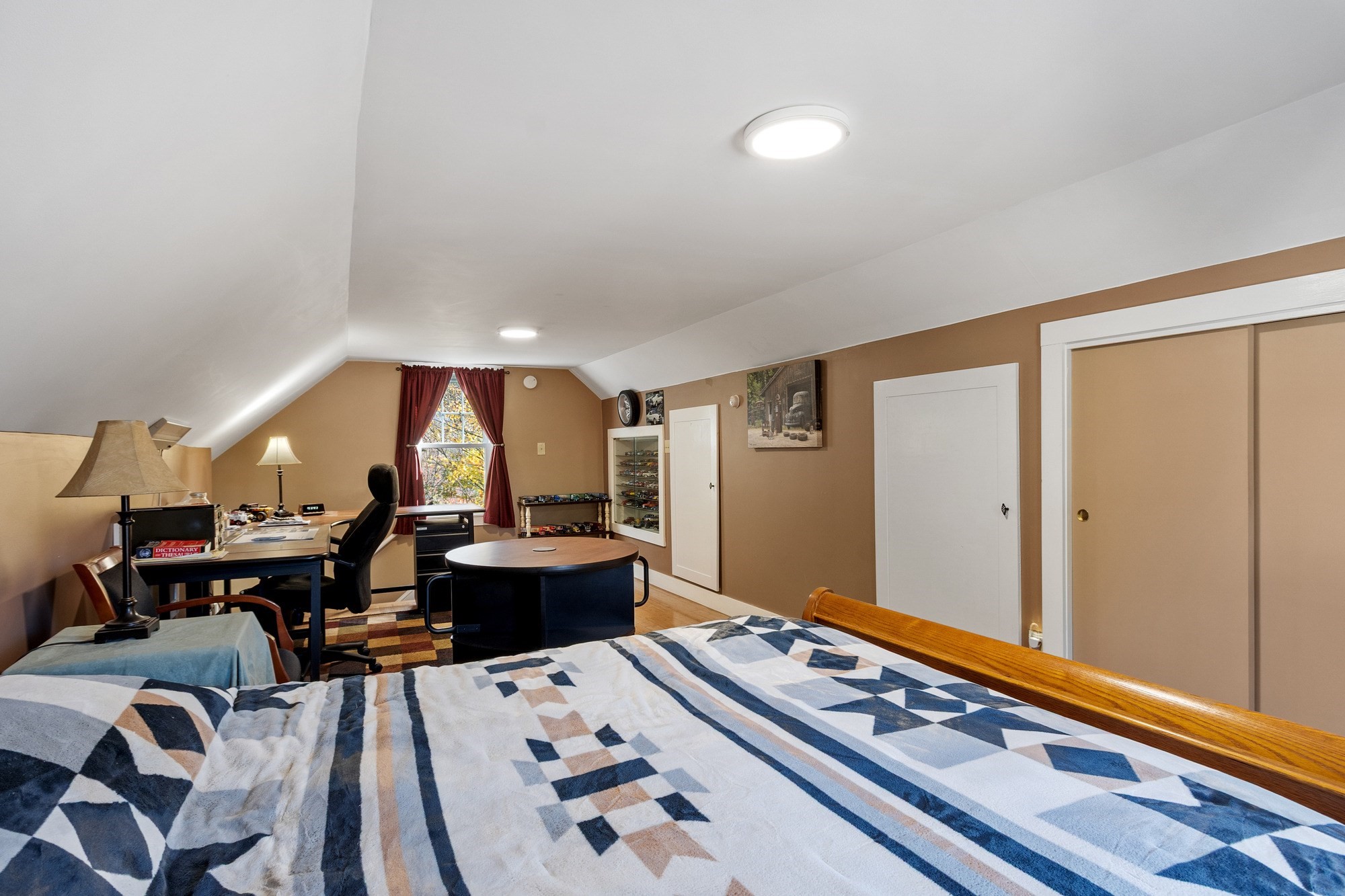 main property photo 16