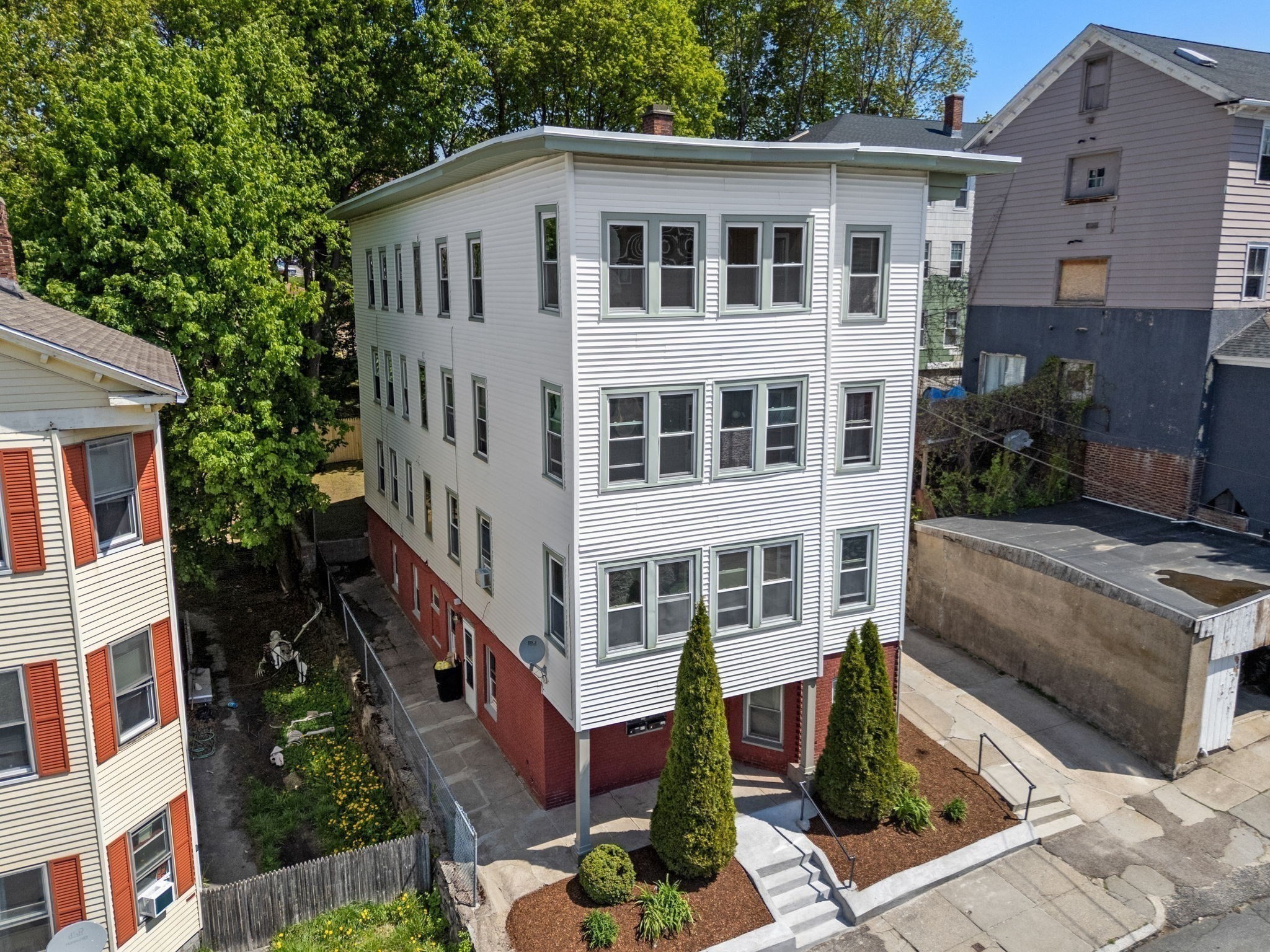 main property photo 14