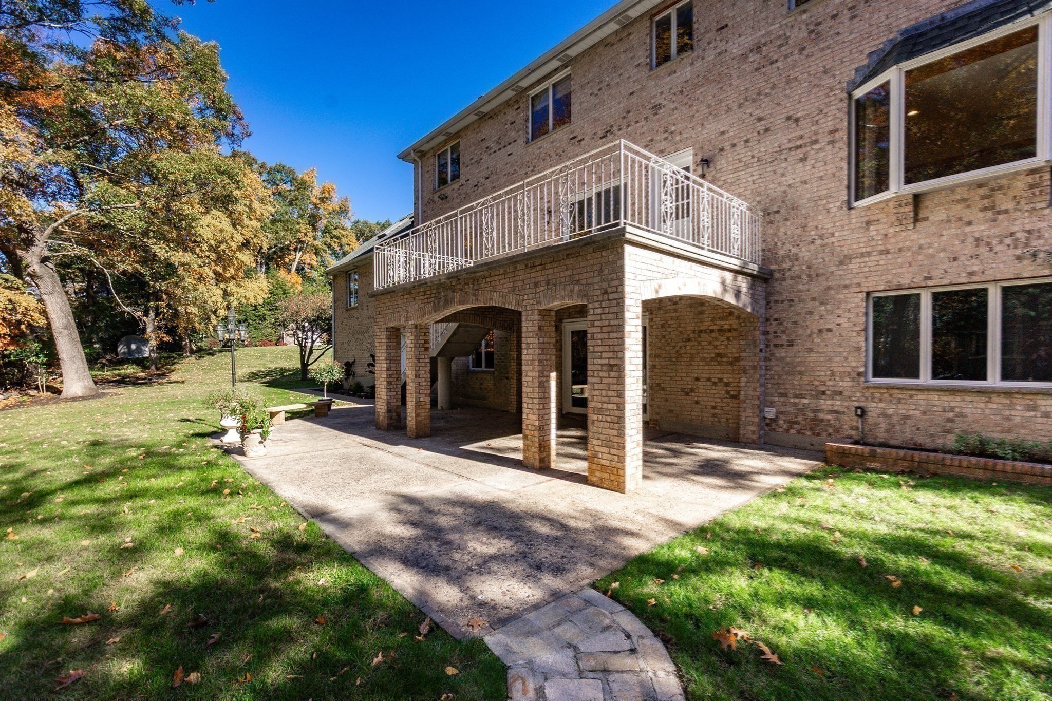 main property photo 30