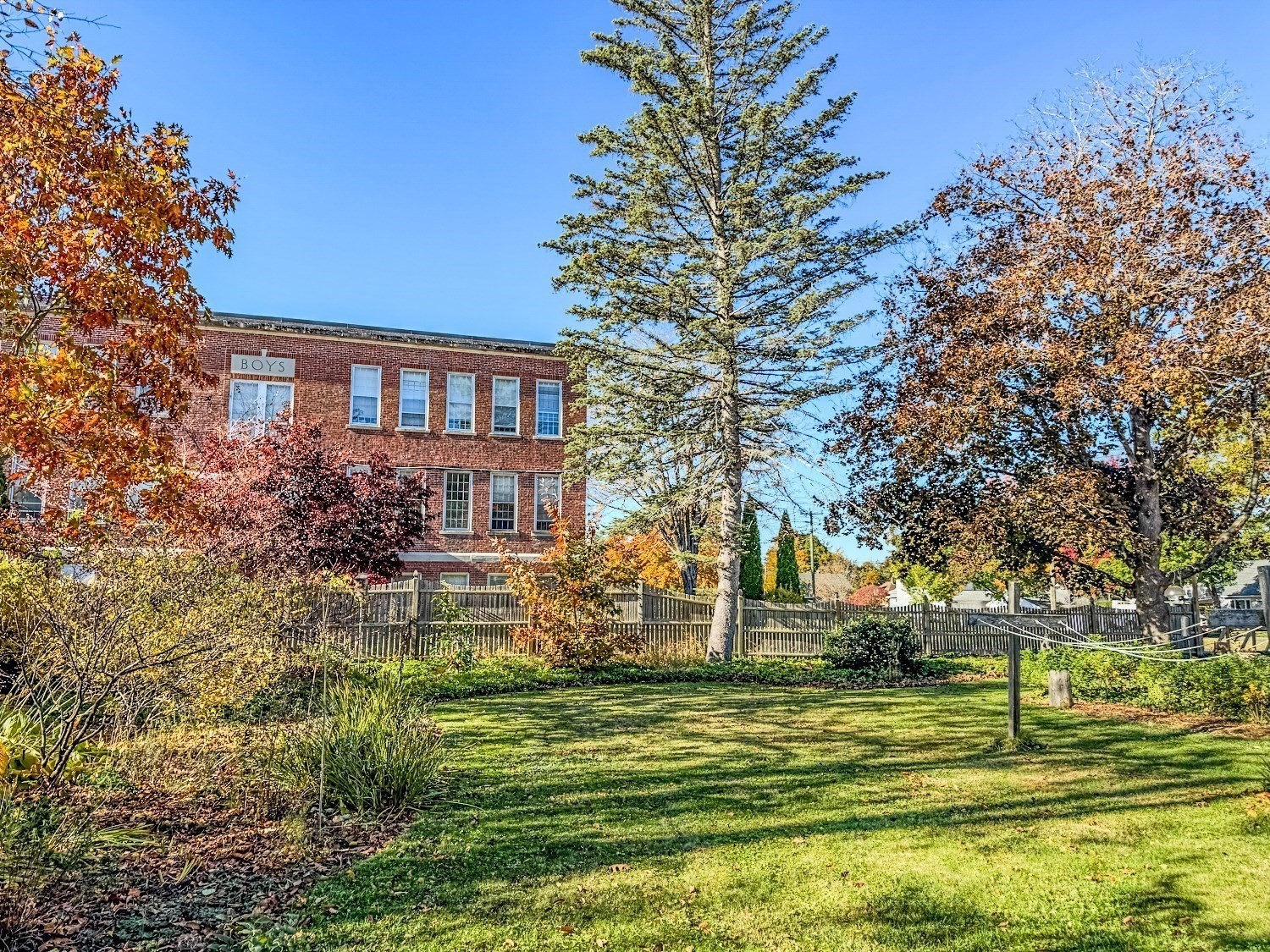 main property photo 32