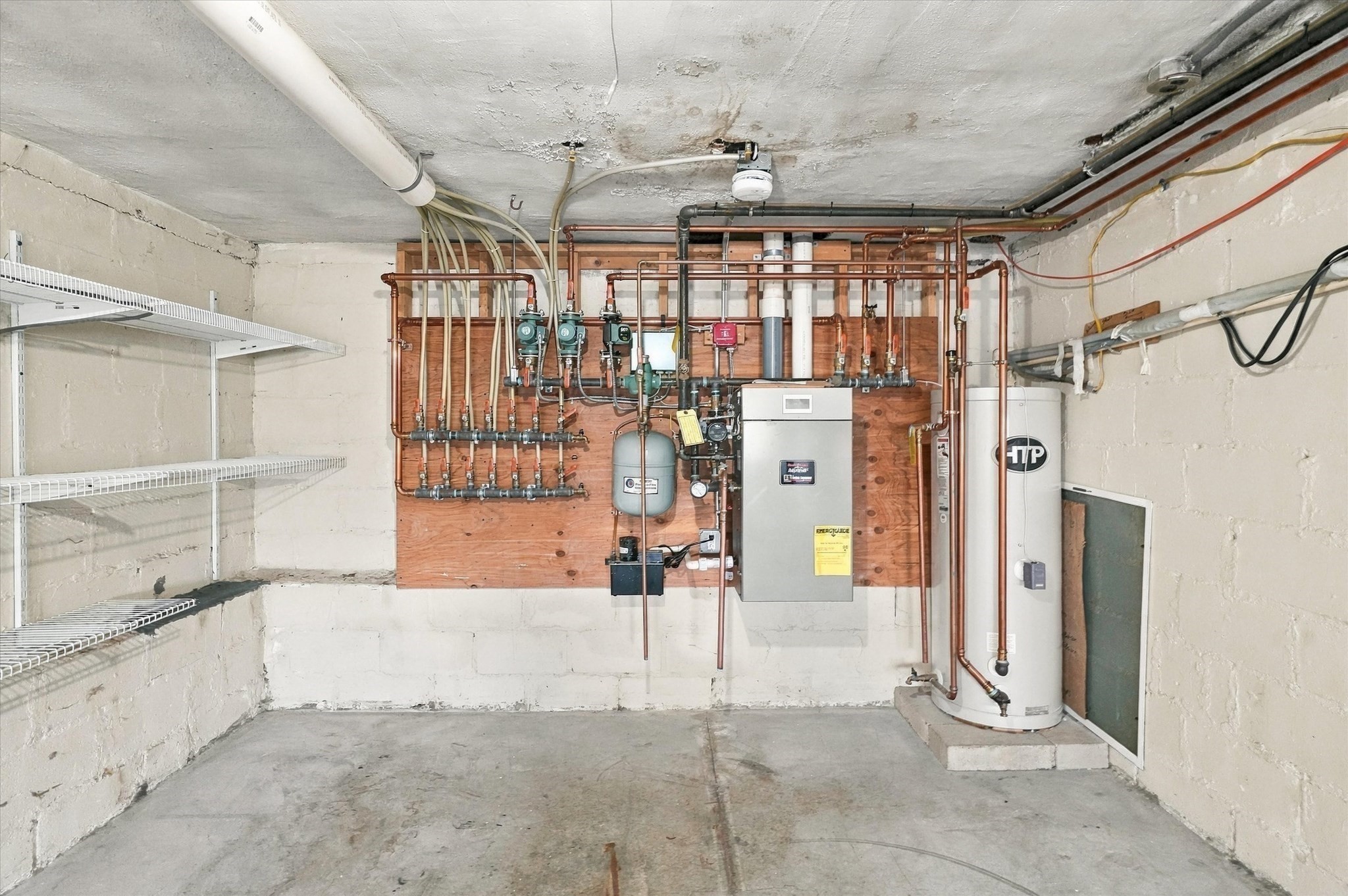 main property photo 28