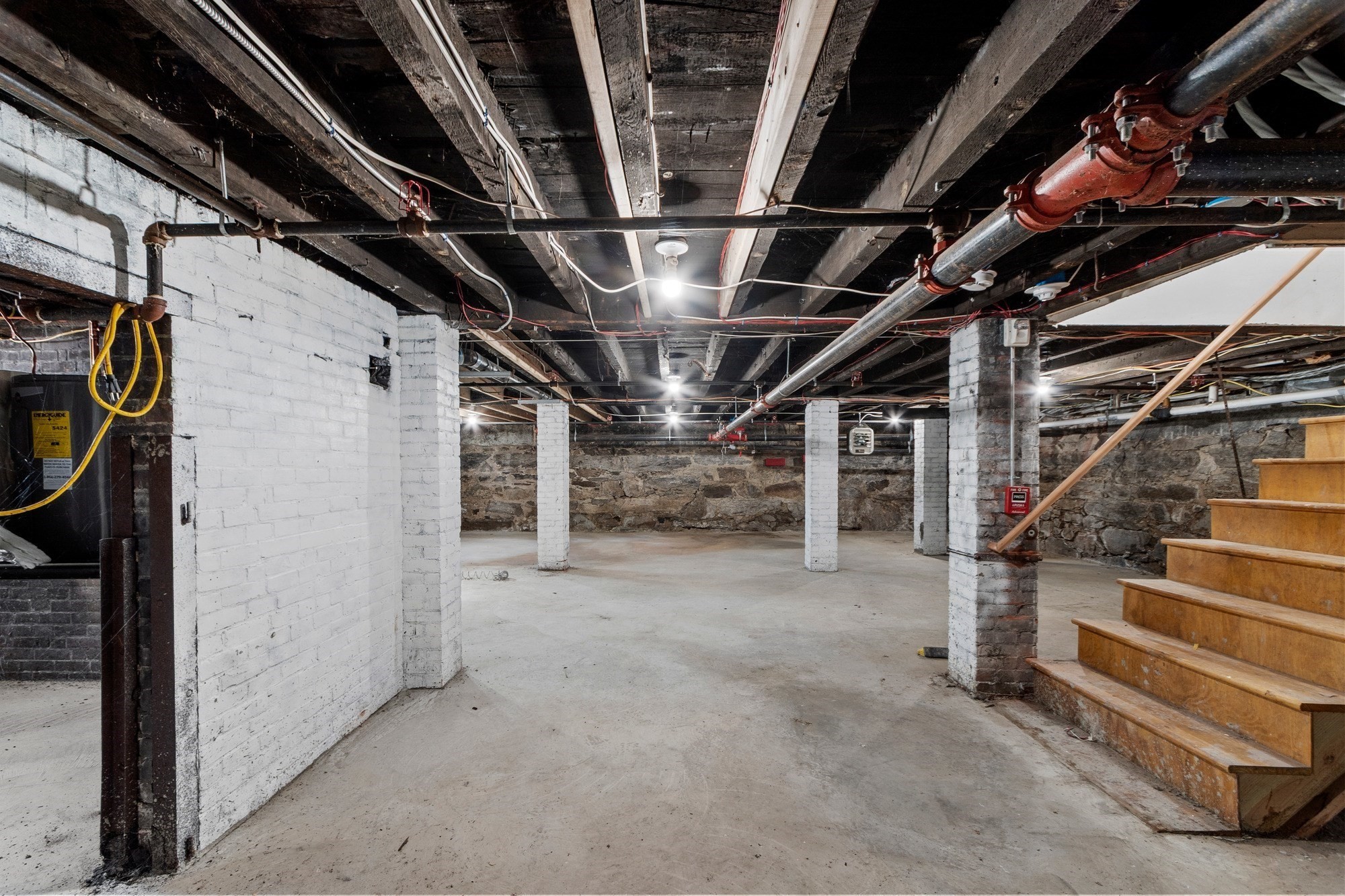 main property photo 36