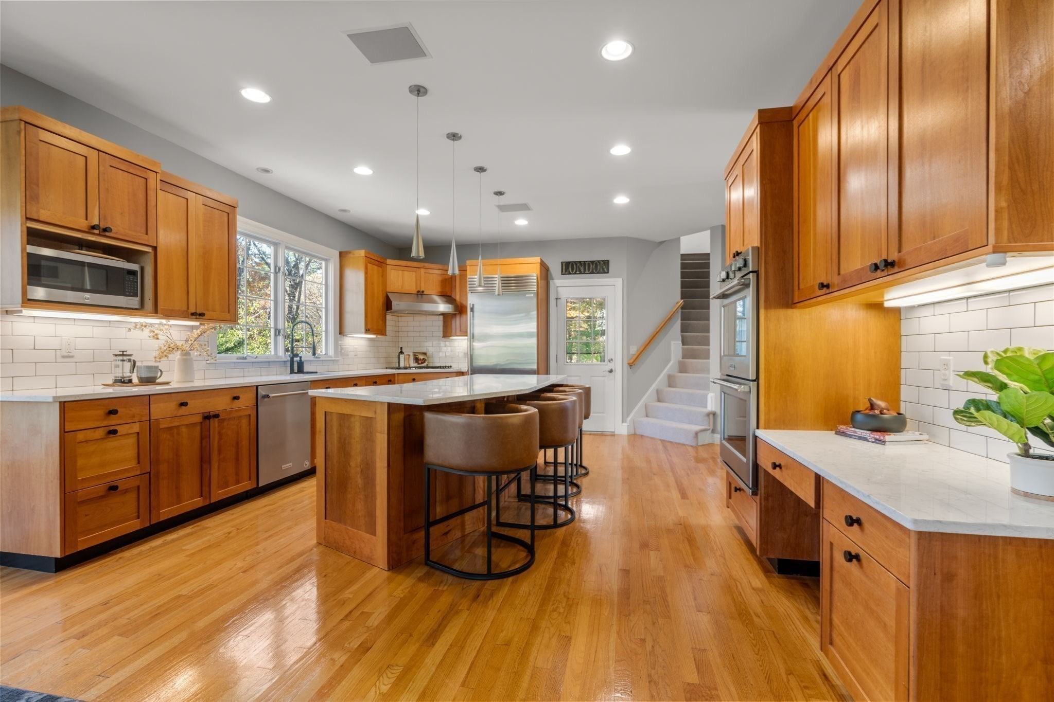 main property photo 16