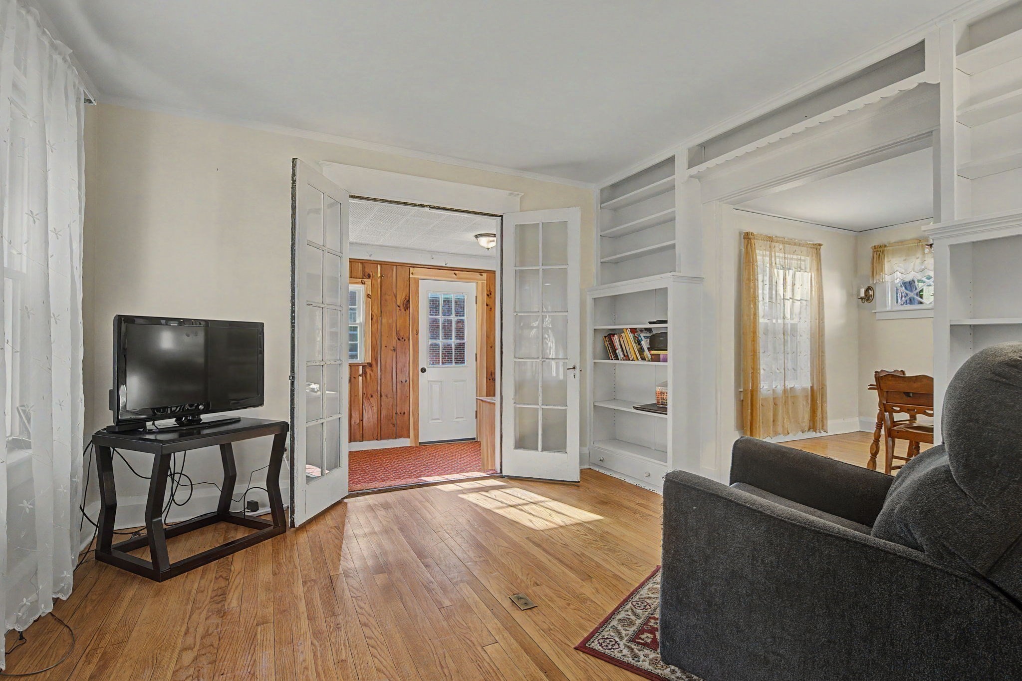 main property photo 16
