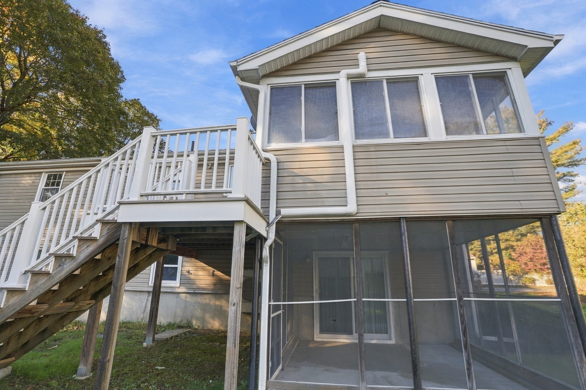main property photo 32