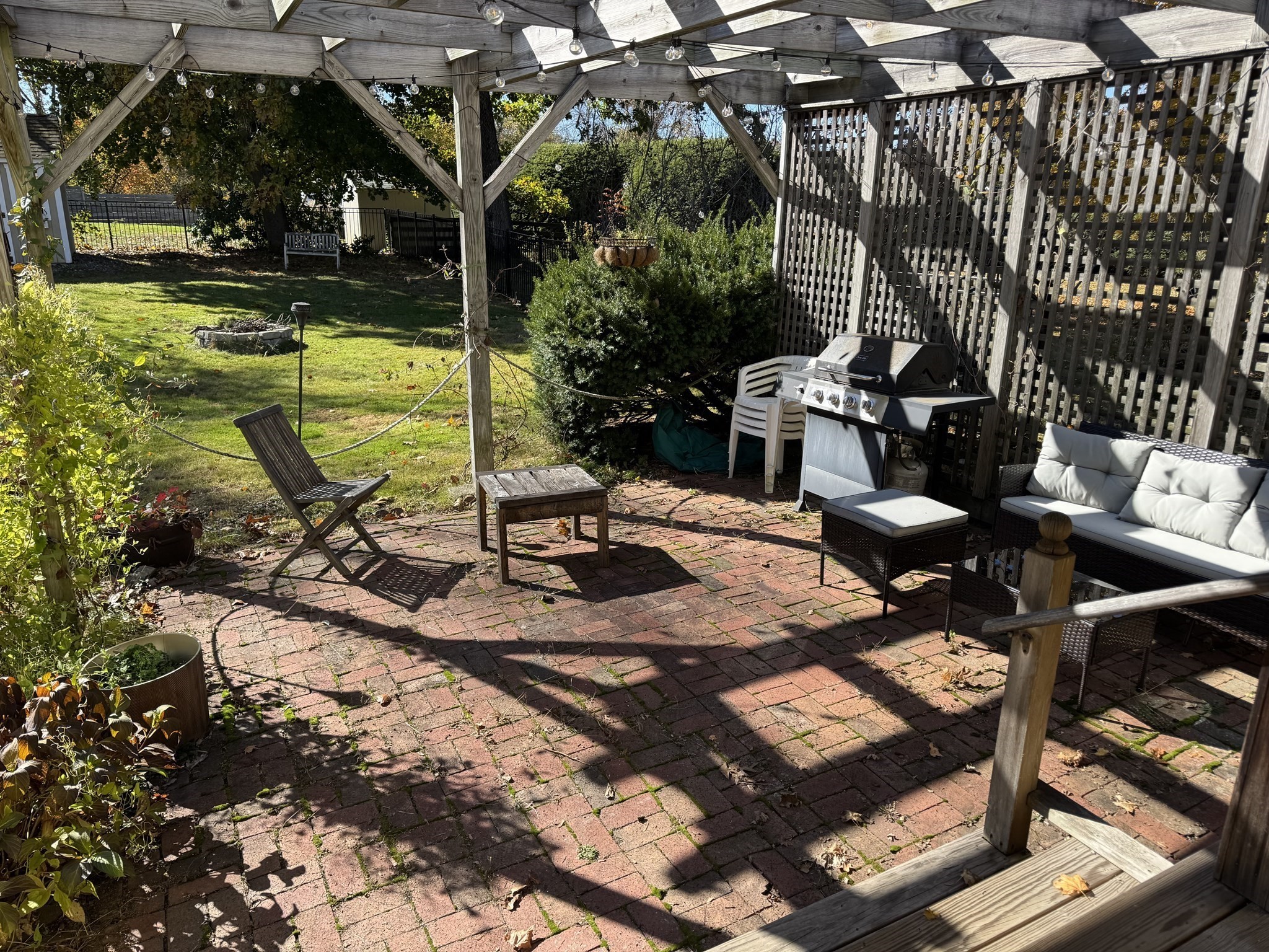 main property photo 28