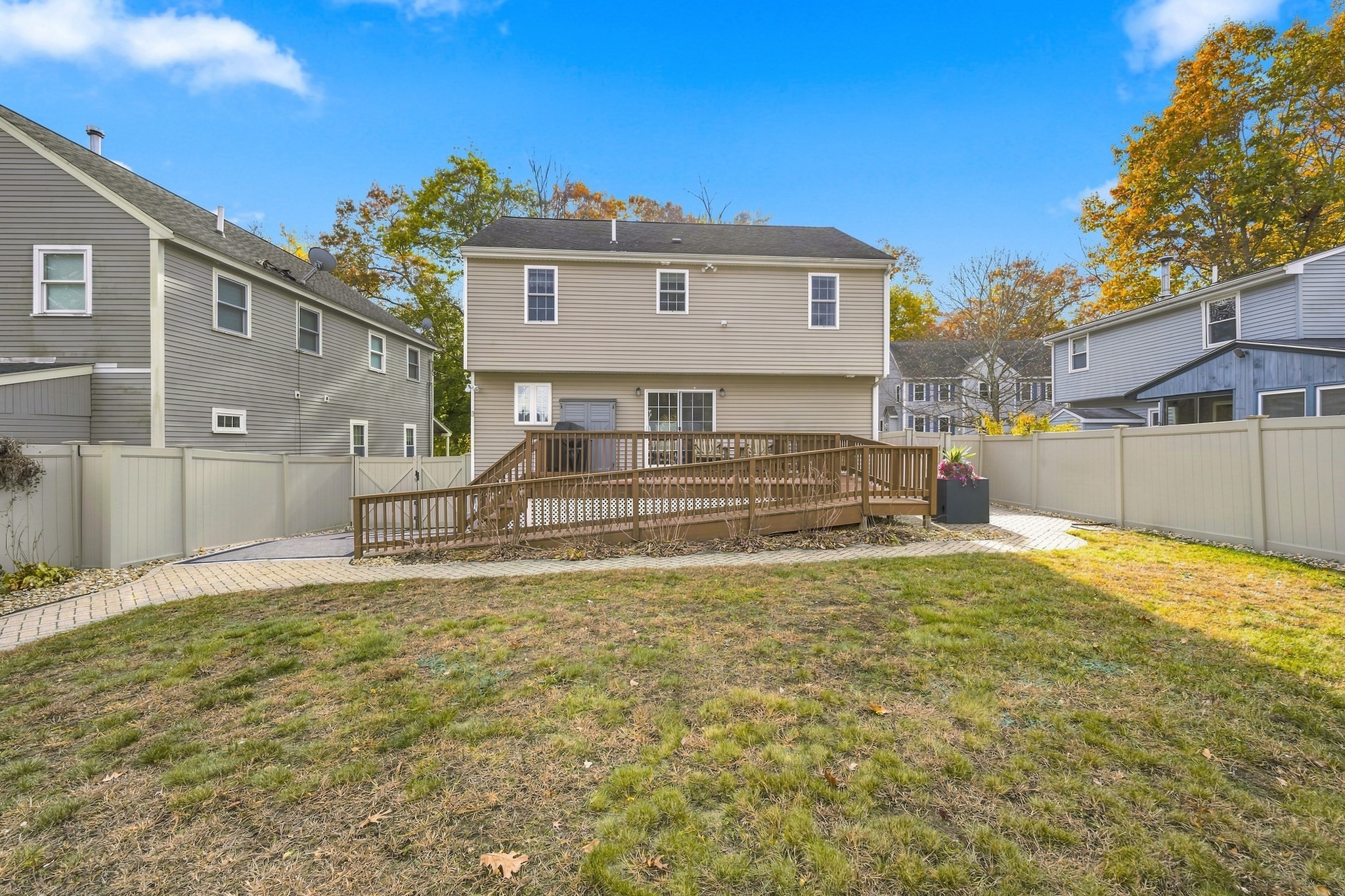 main property photo 24