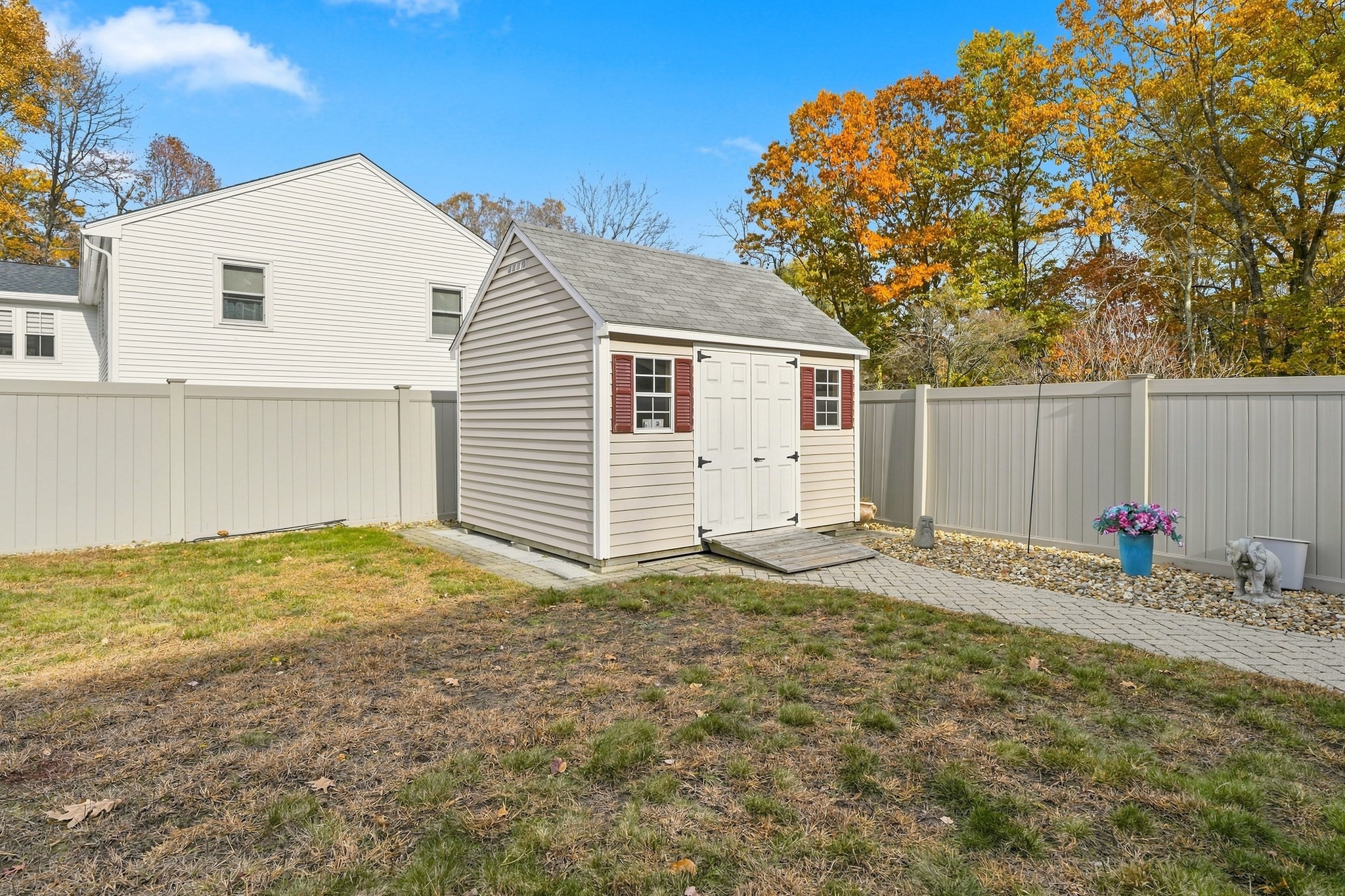 main property photo 26