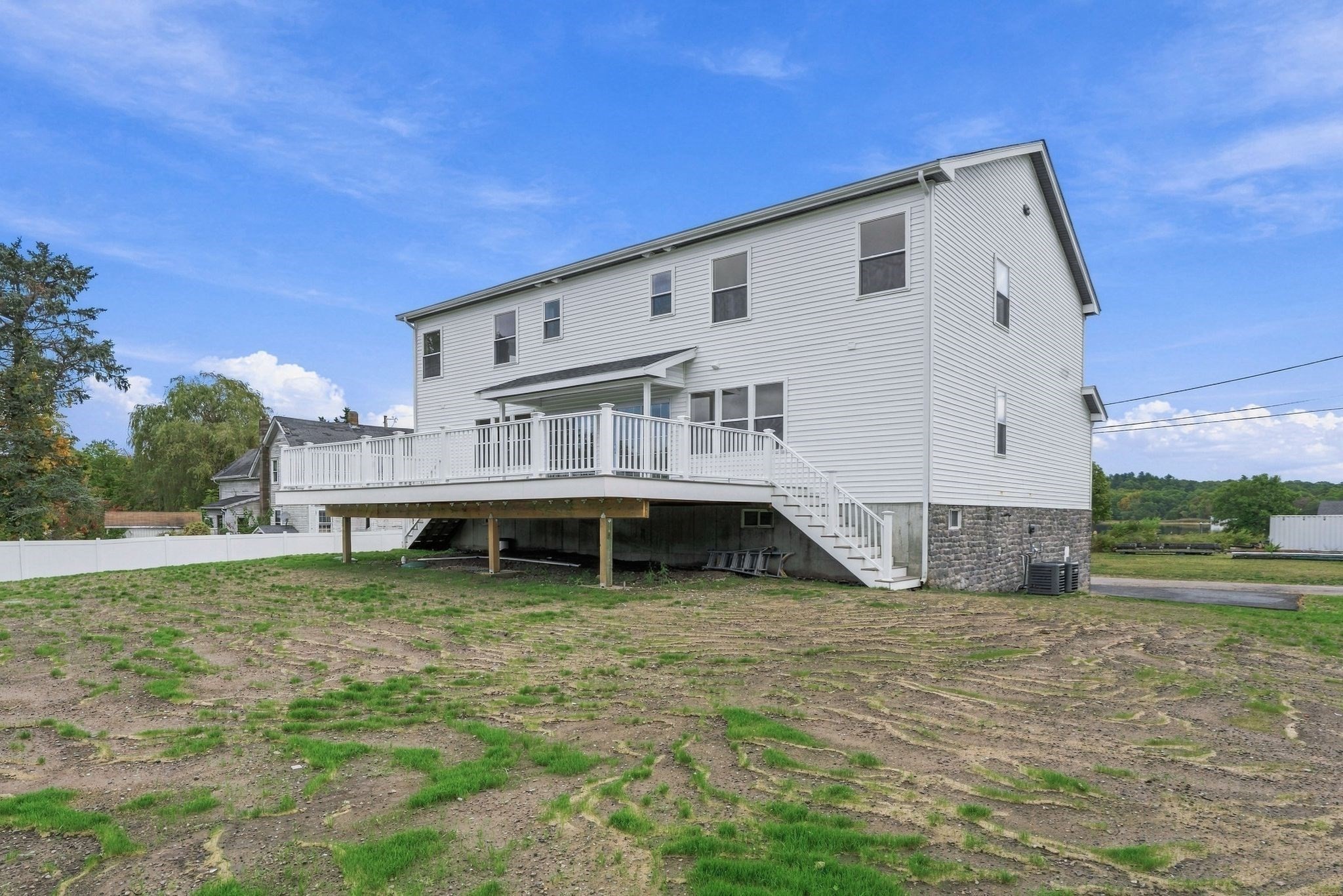 main property photo 27