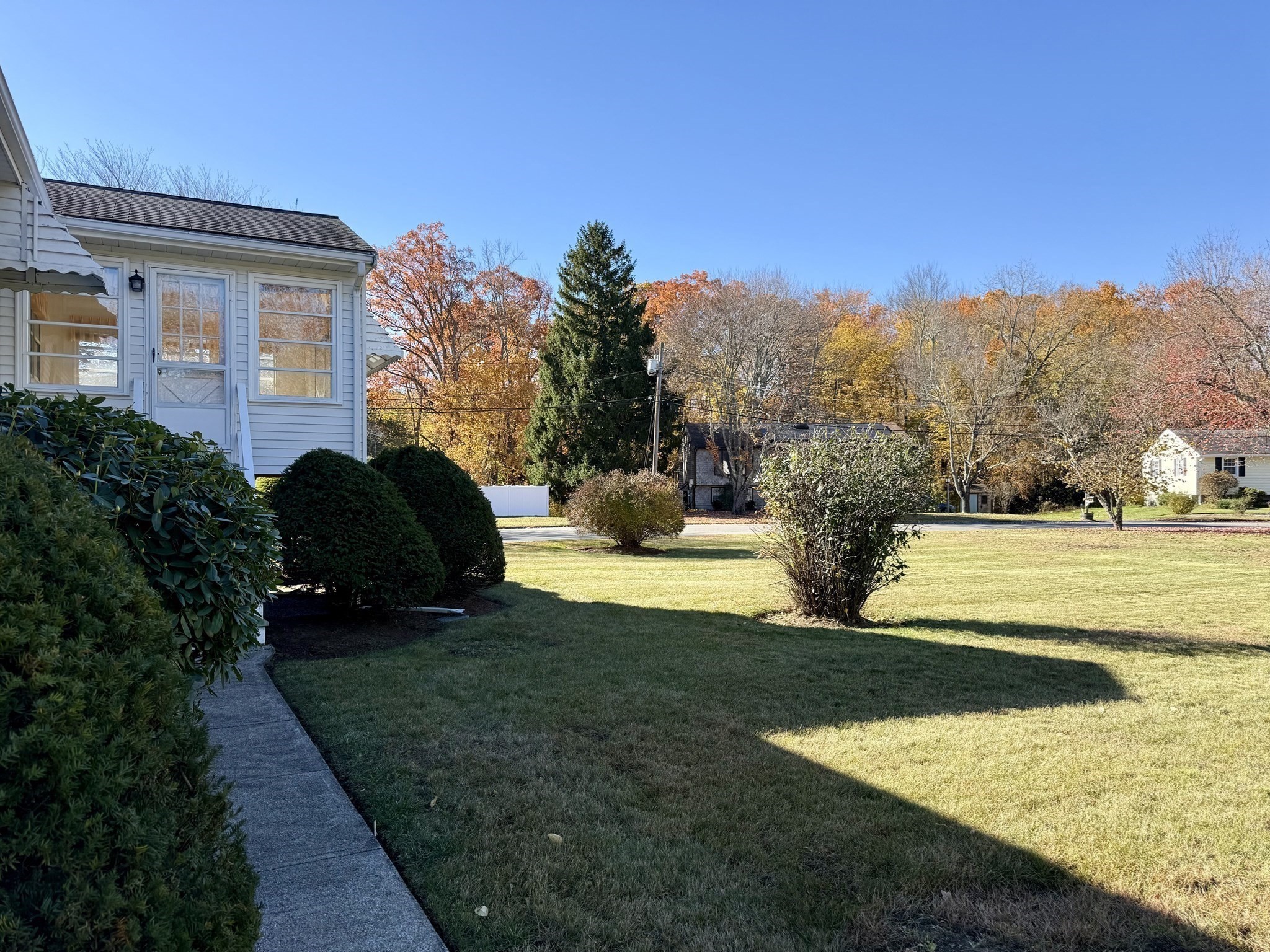main property photo 28
