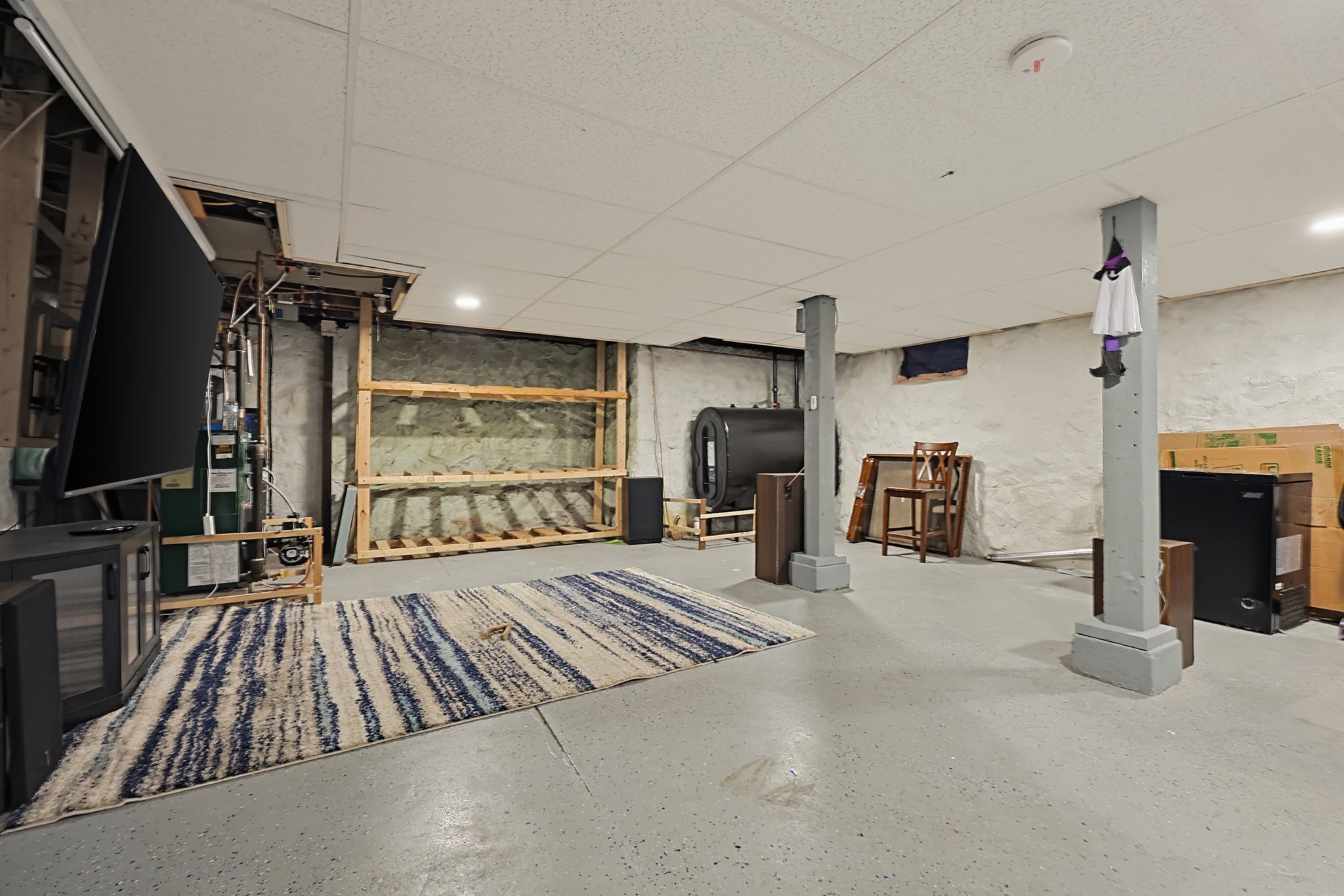 main property photo 35