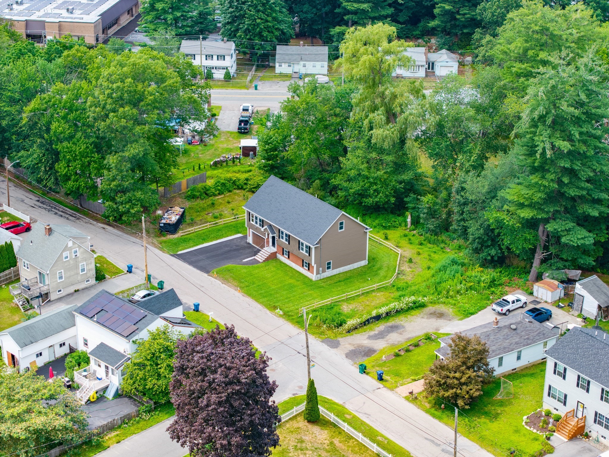 main property photo 25