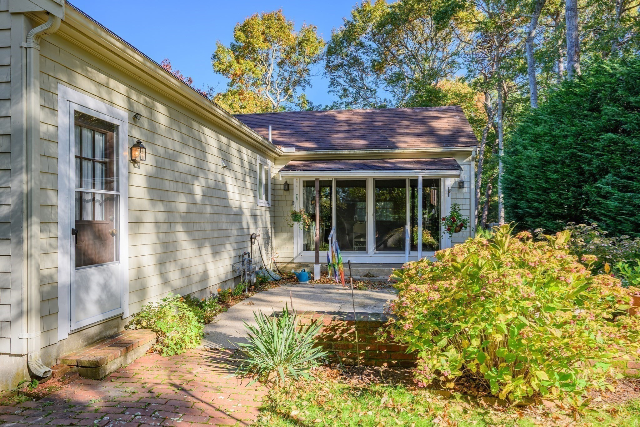 main property photo 20