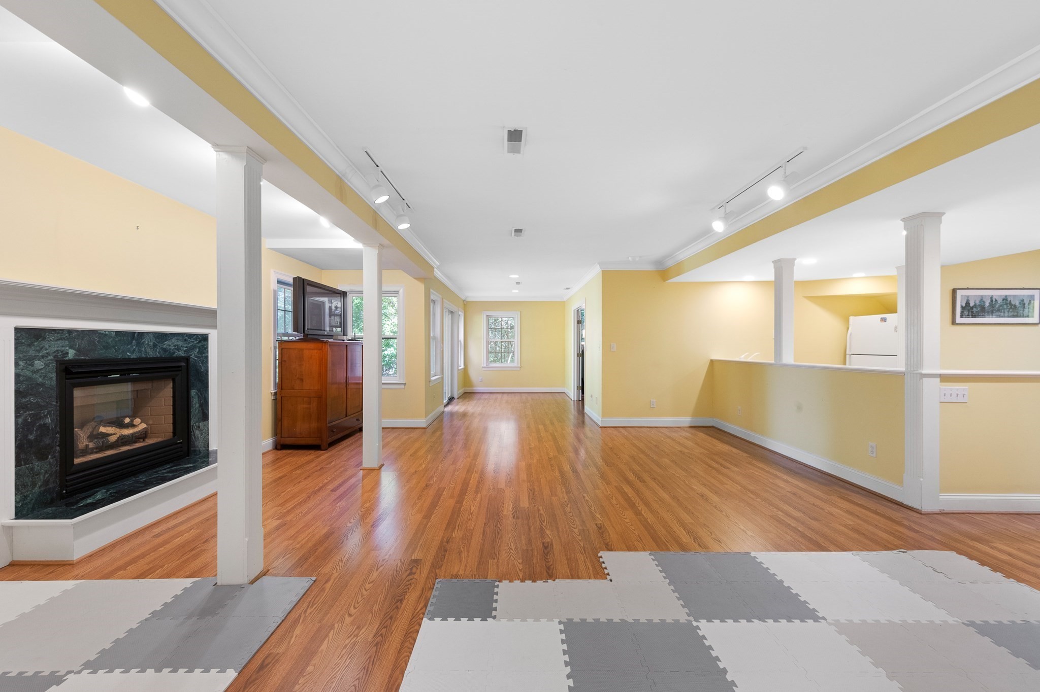 main property photo 30