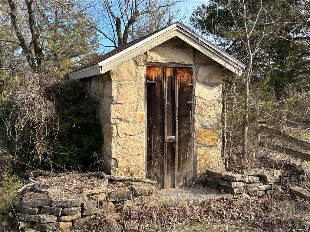 main property photo 16