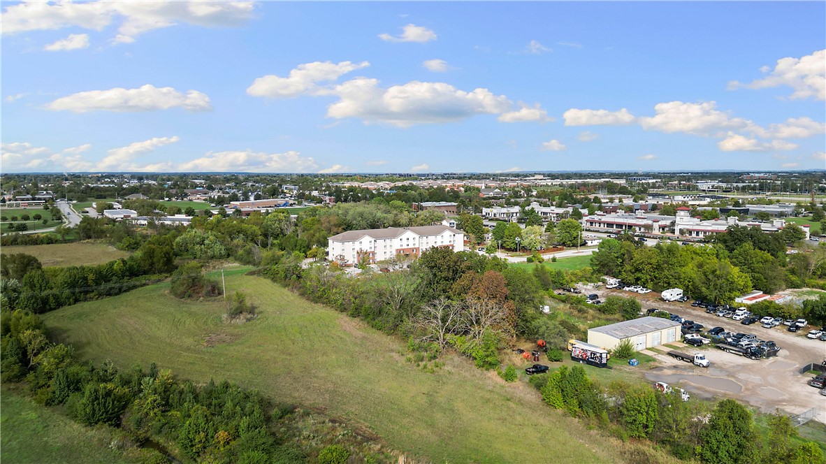 main property photo 17