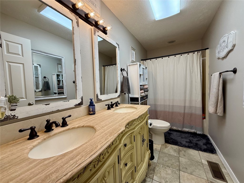 main property photo 20