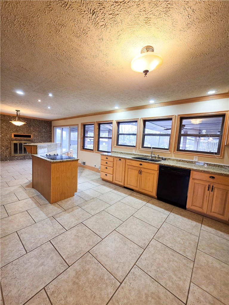 property viewer photo 40