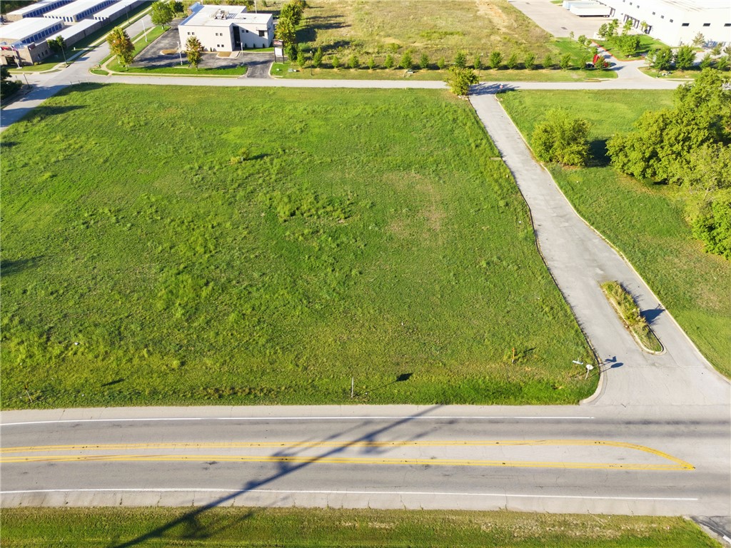main property photo 16