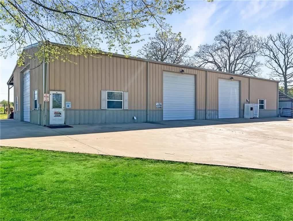 main property photo 19