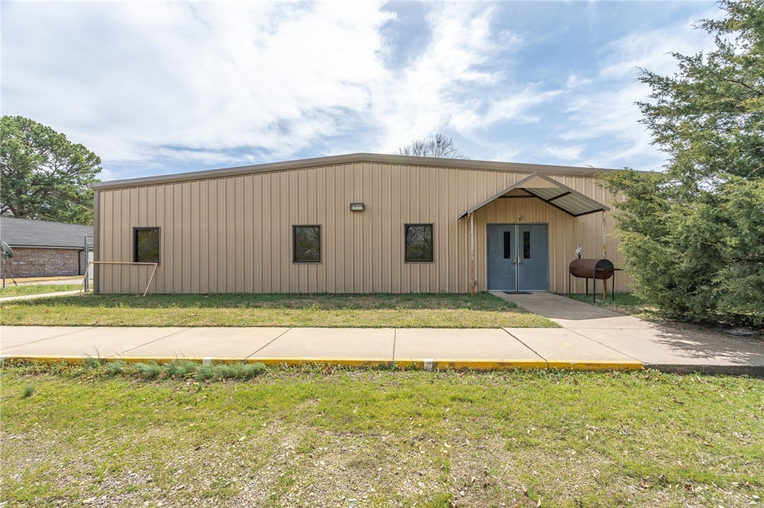 main property photo 10