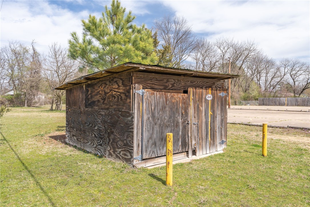 main property photo 13