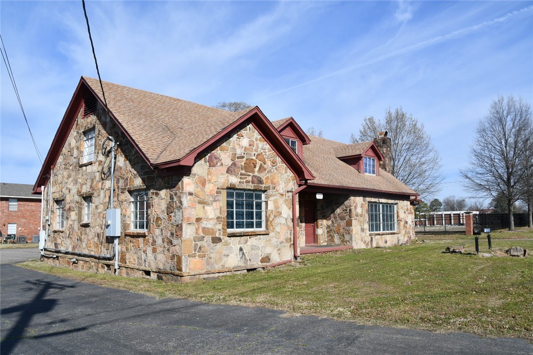 main property photo 2