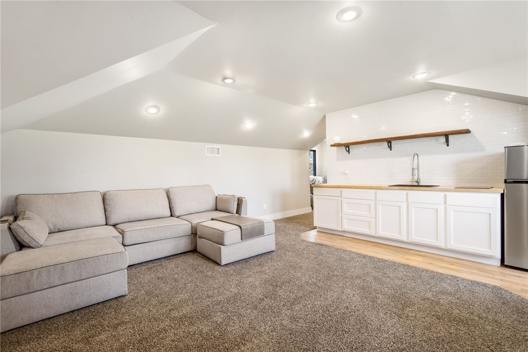 property viewer photo 20