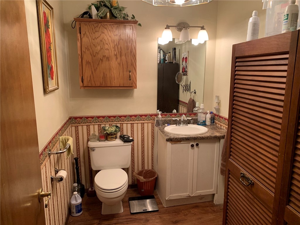 main property photo 9