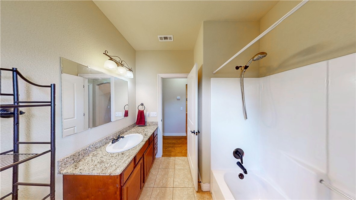 property viewer photo 18