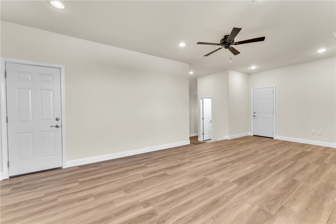 property viewer photo 25