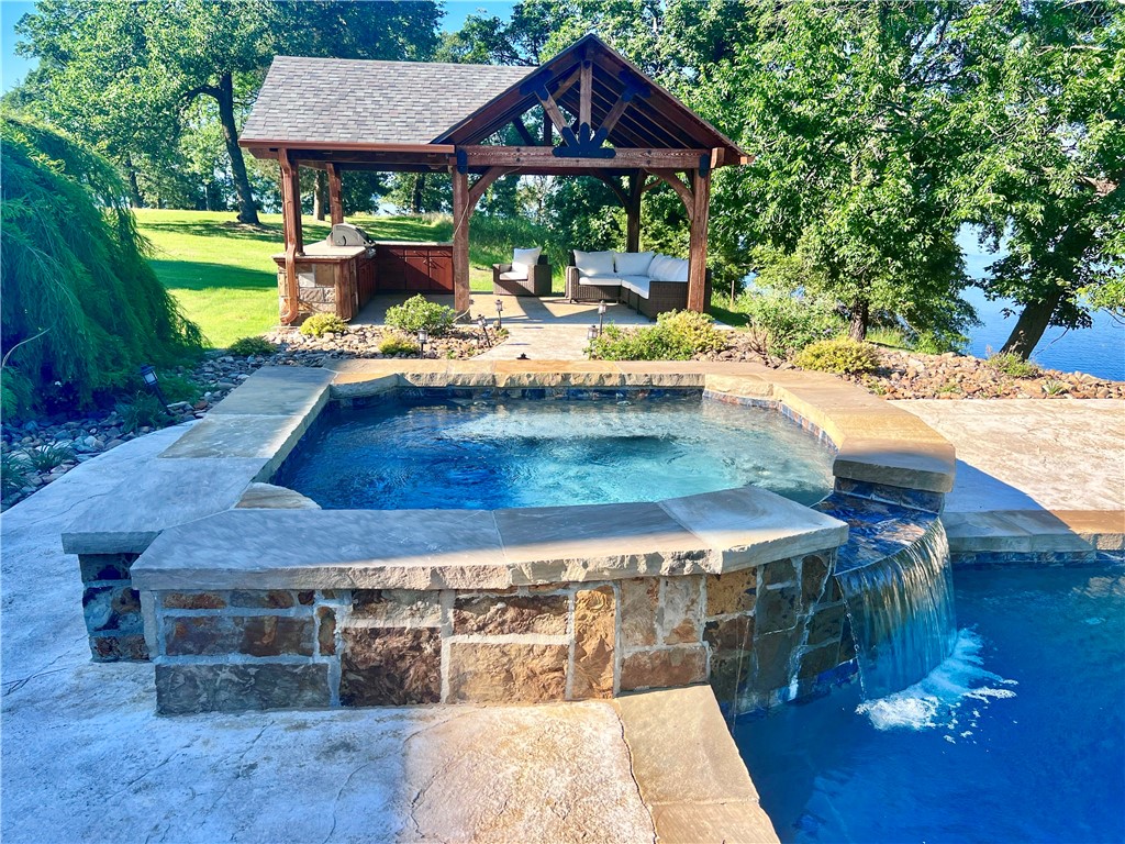 main property photo 41
