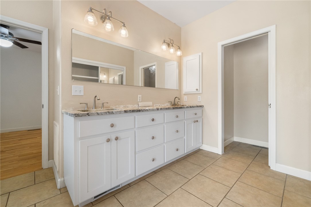 property viewer photo 27