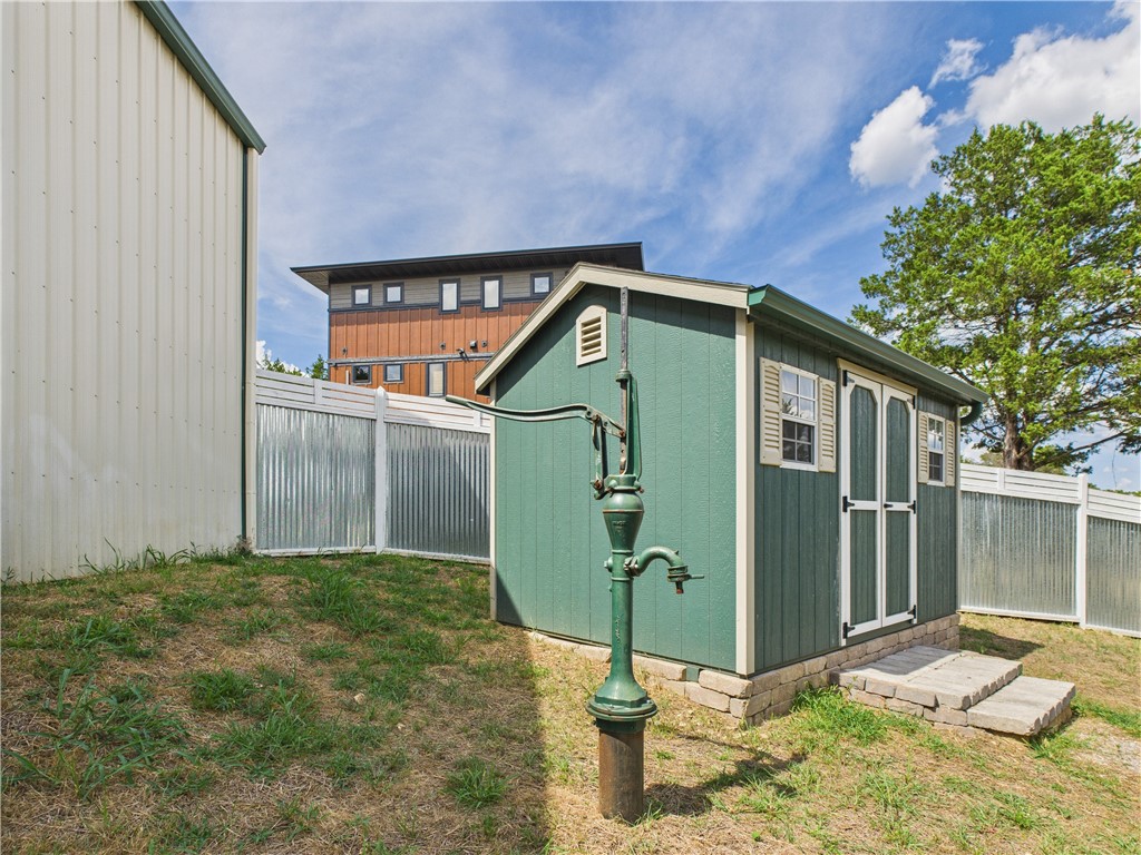 main property photo 22
