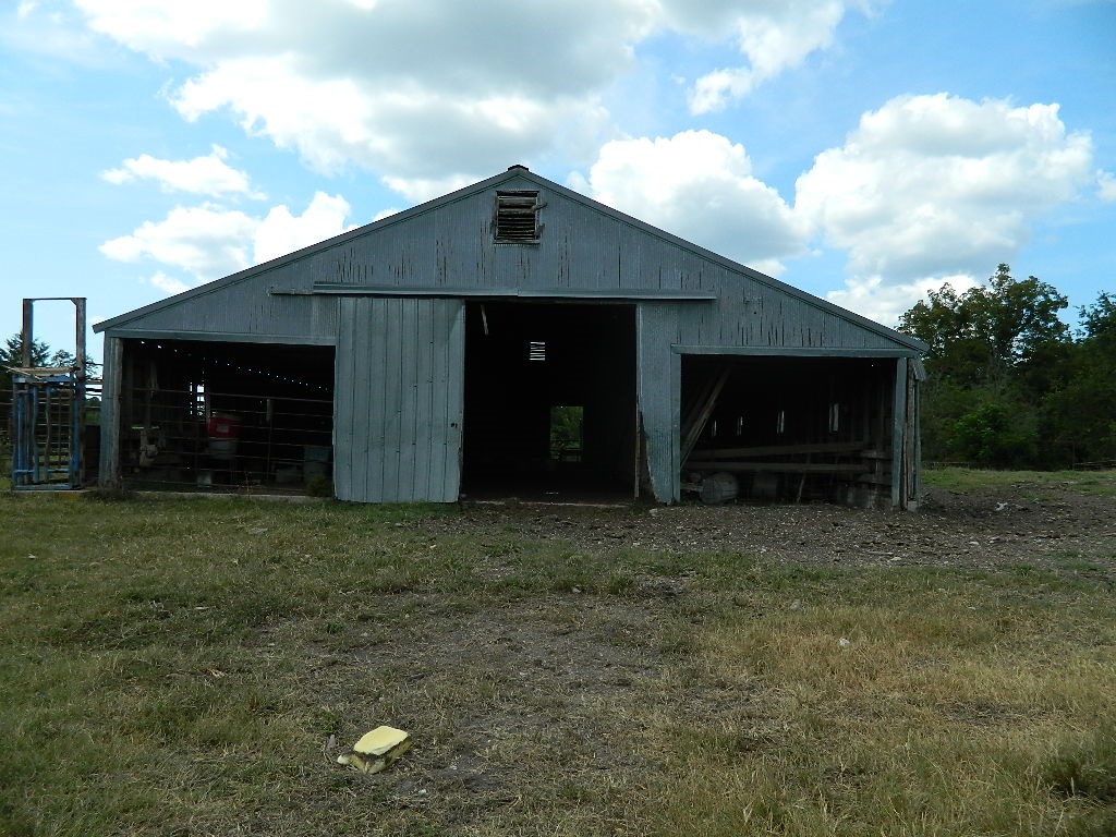 main property photo 28