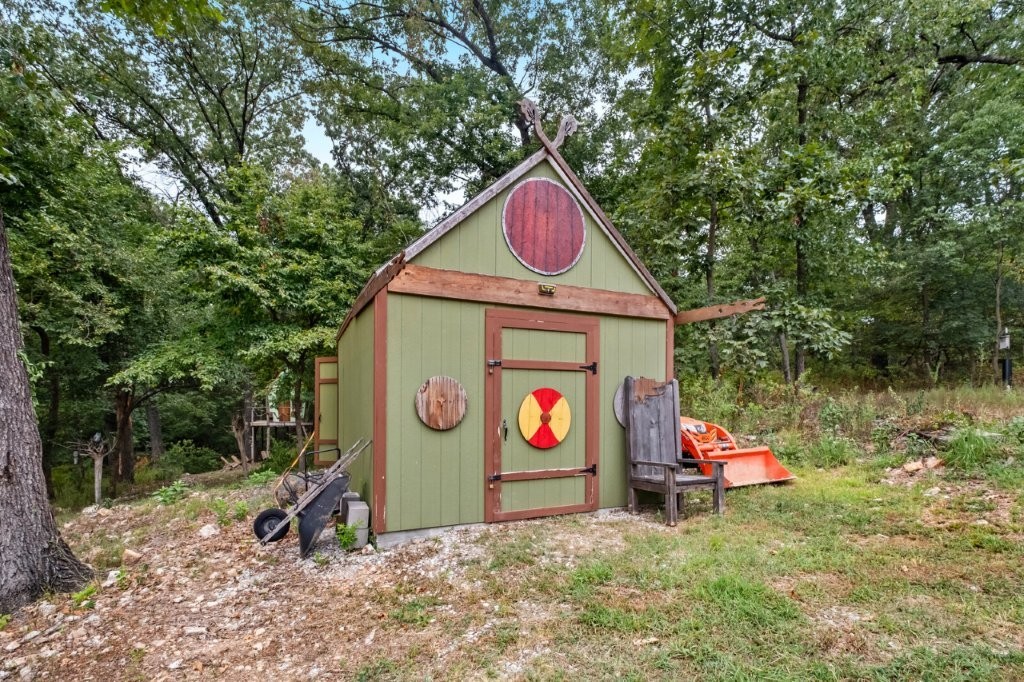 main property photo 30