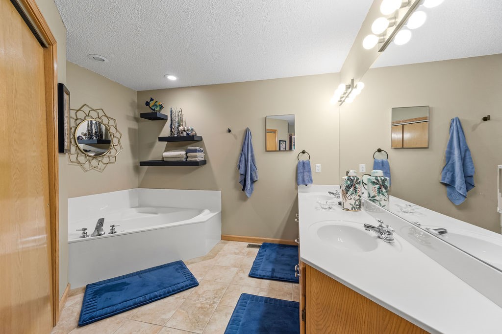 property viewer photo 25