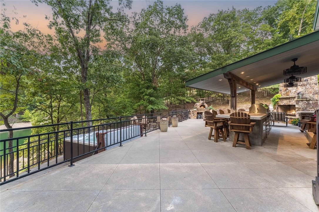 main property photo 14