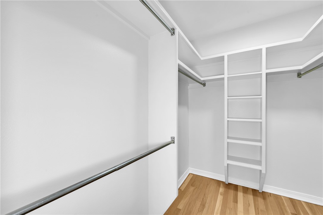 property viewer photo 16