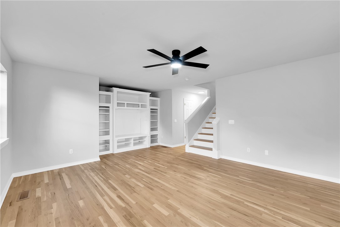property viewer photo 9