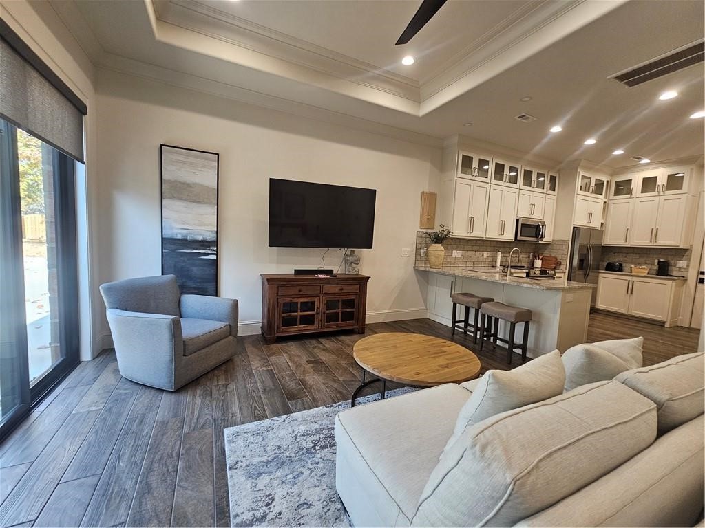 property viewer photo 5