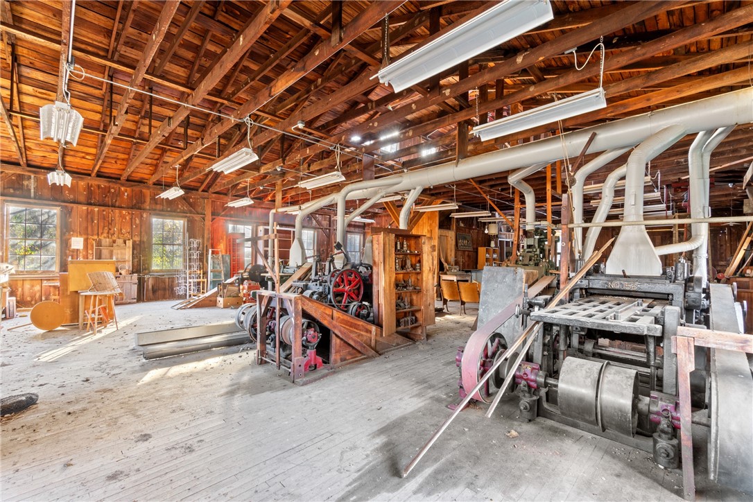 main property photo 19