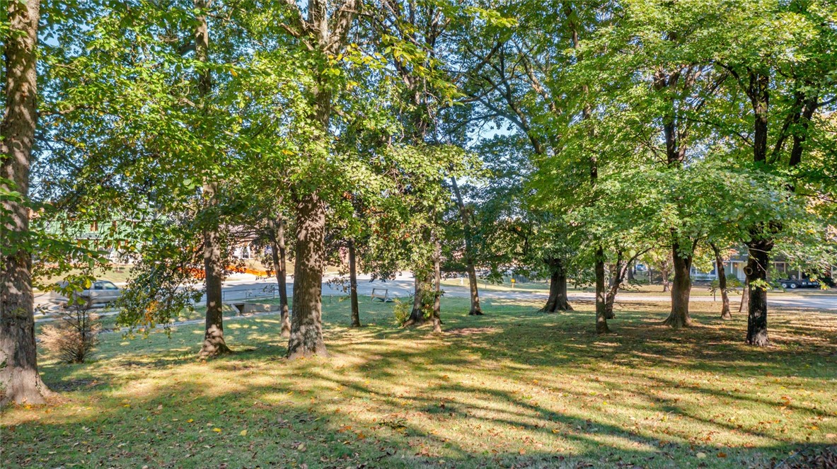 main property photo 9