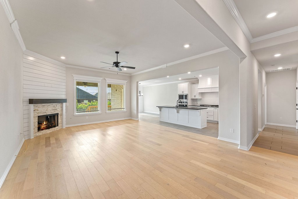 property viewer photo 3