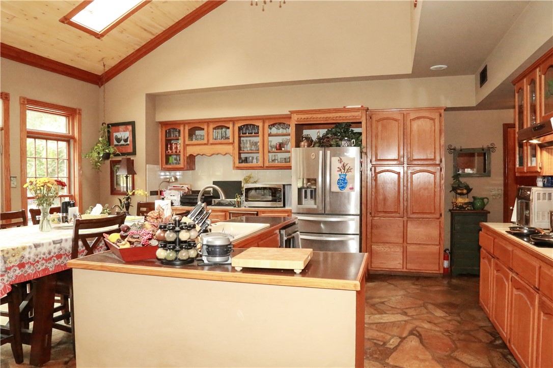 main property photo 8