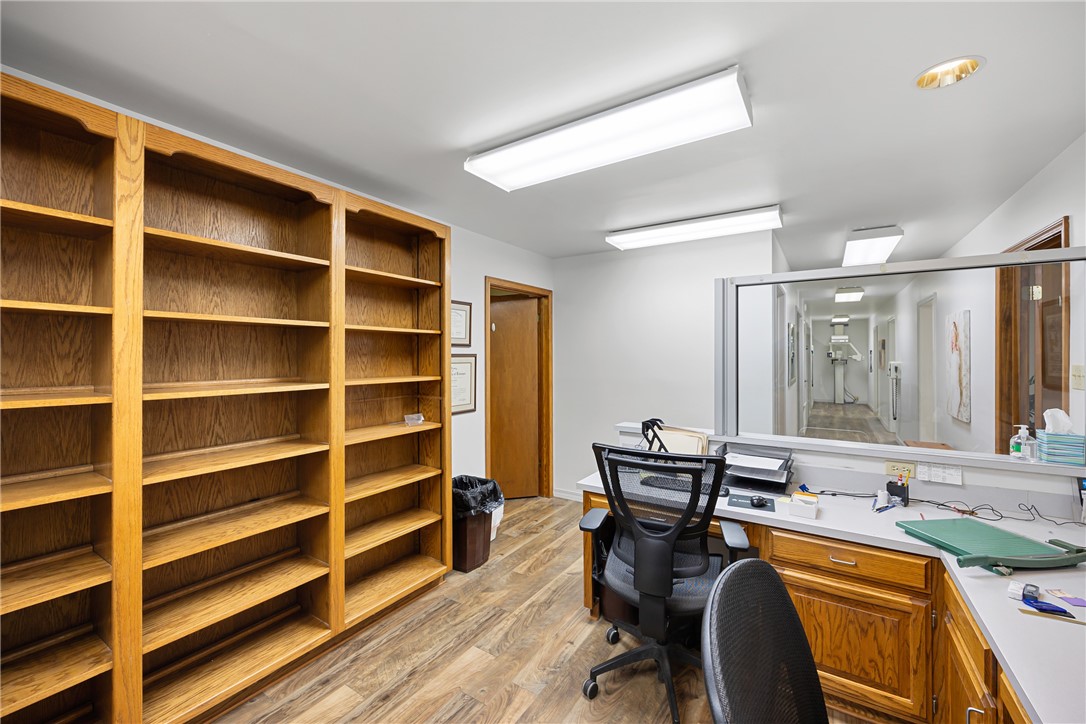 main property photo 10