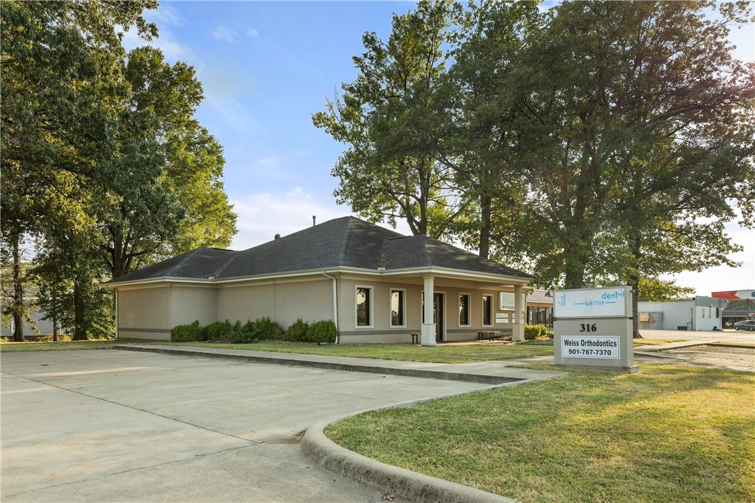 main property photo 13
