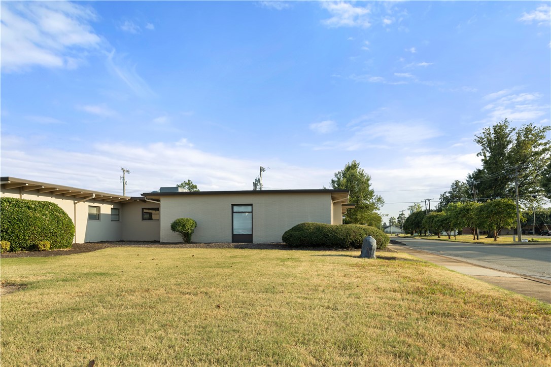 main property photo 6