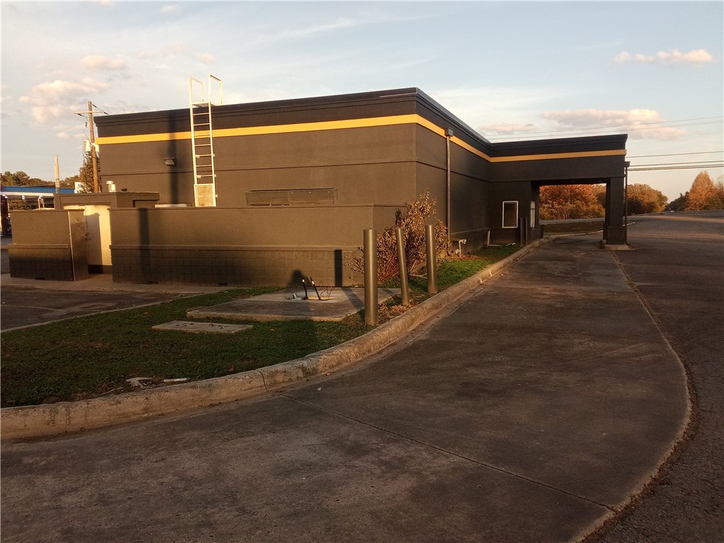 main property photo 7